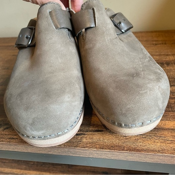 Dansko Women's Caia Taupe Milled Nubuck Clog Size 39 NEW without box - Picture 6 of 6